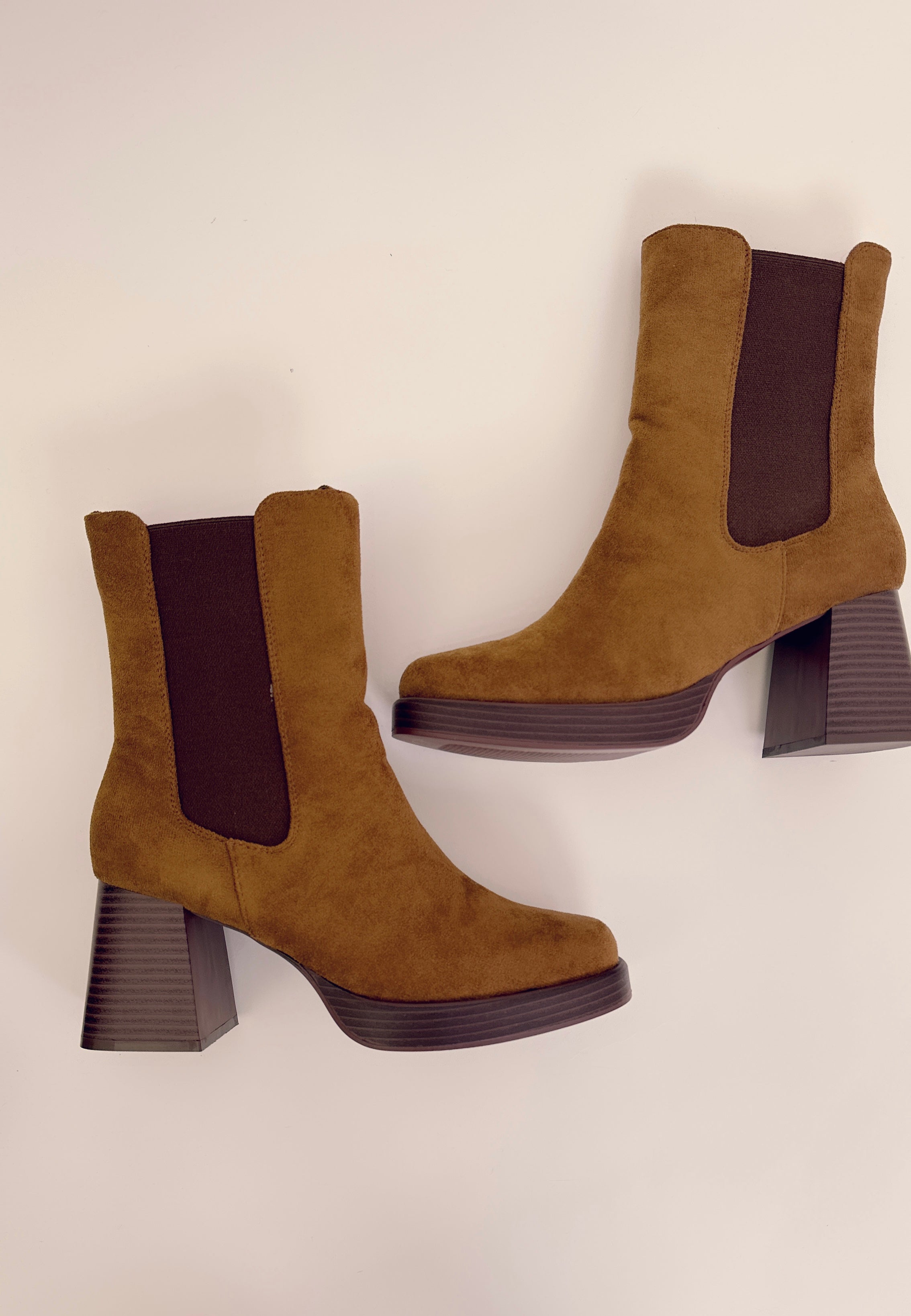 Stivaletto camoscio marrone