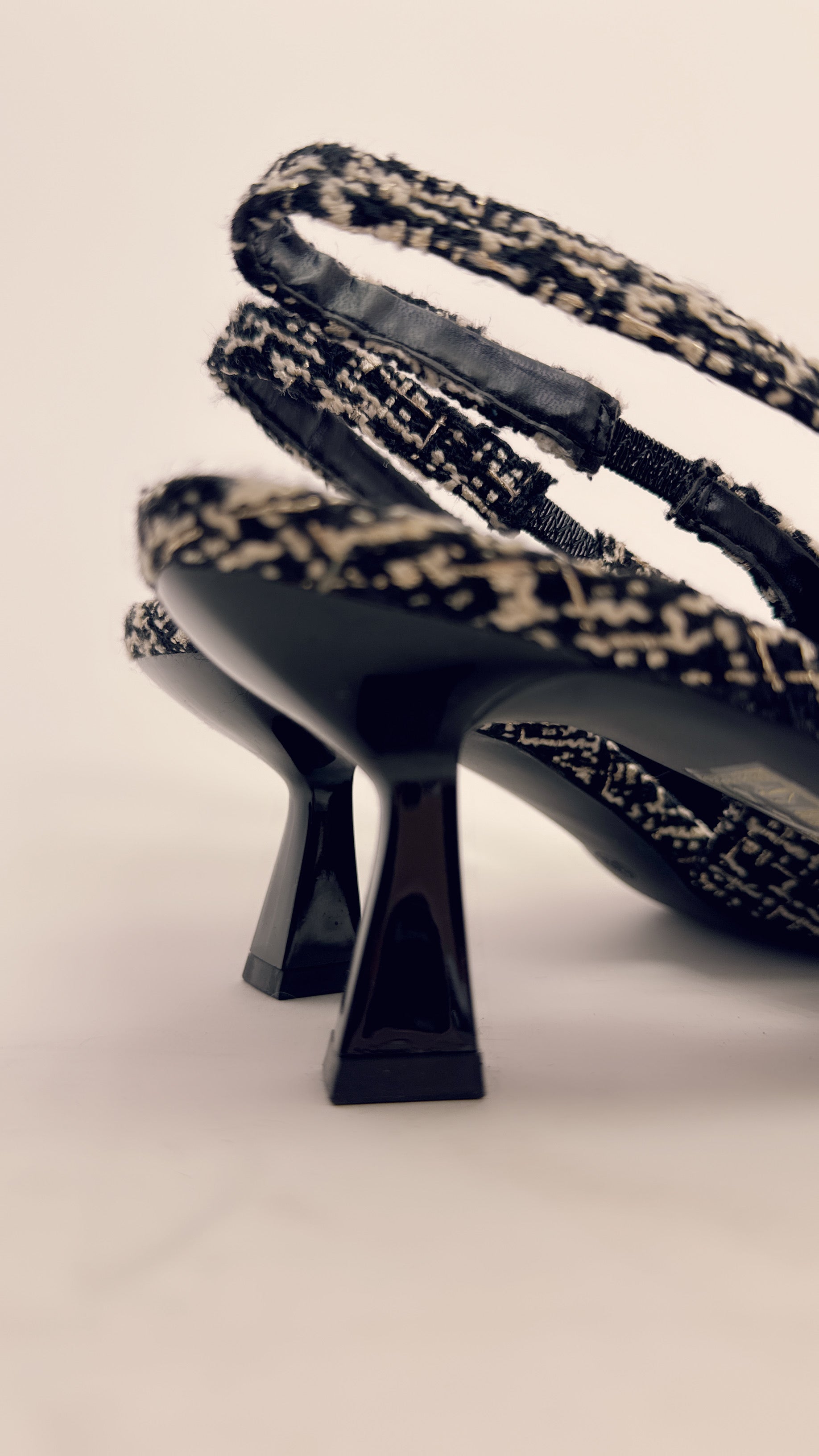 Slingback effetto tweed nero