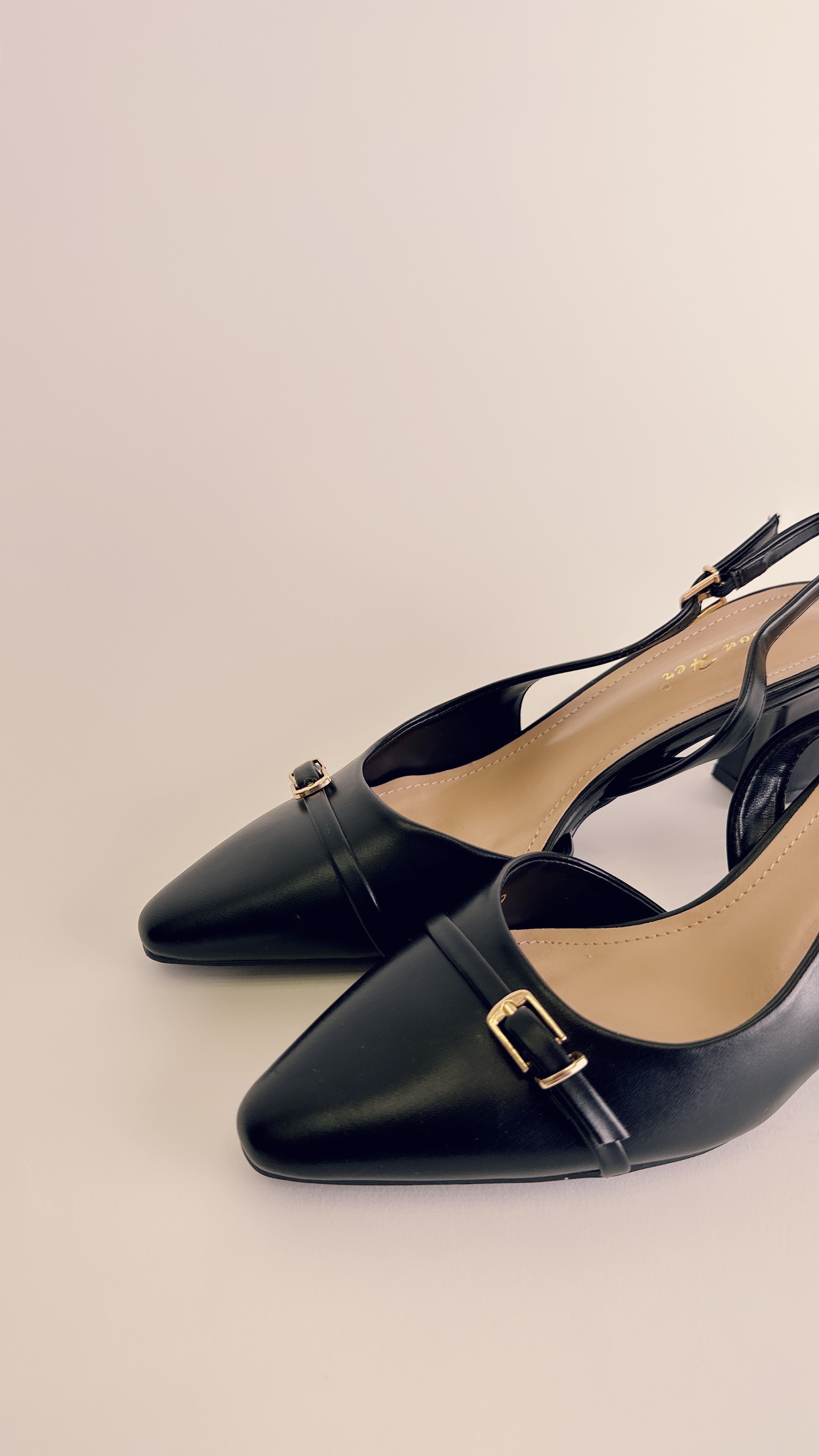 Slingback black m106