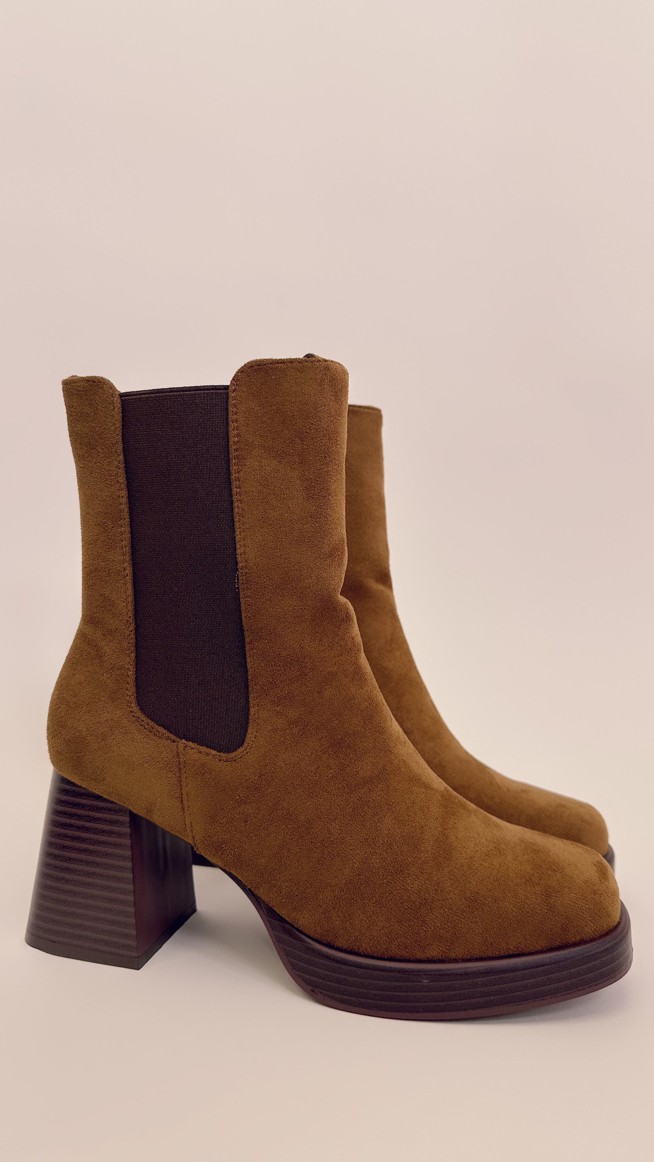 Stivaletto camoscio marrone