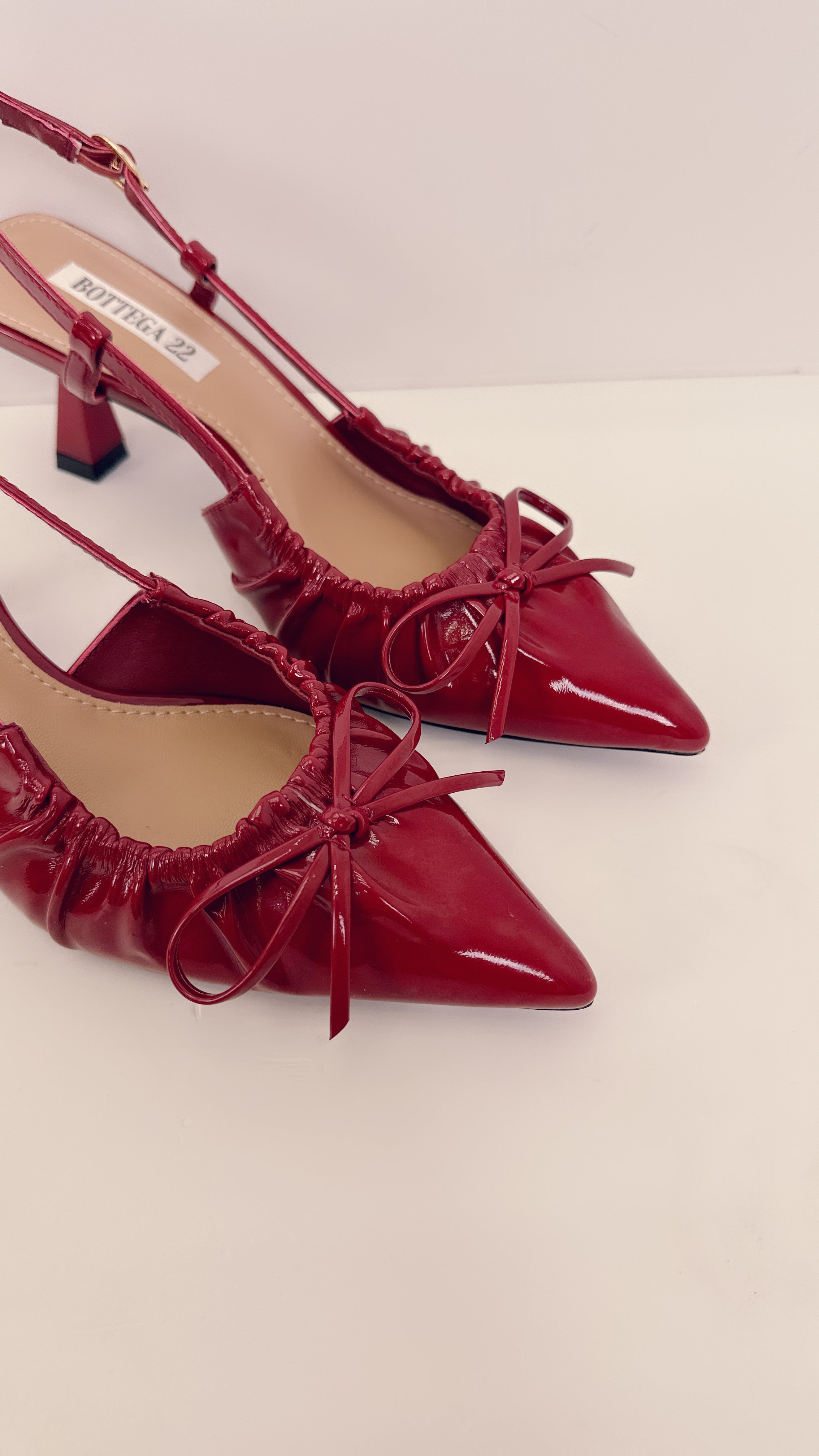 Decoltè fiocco rosso