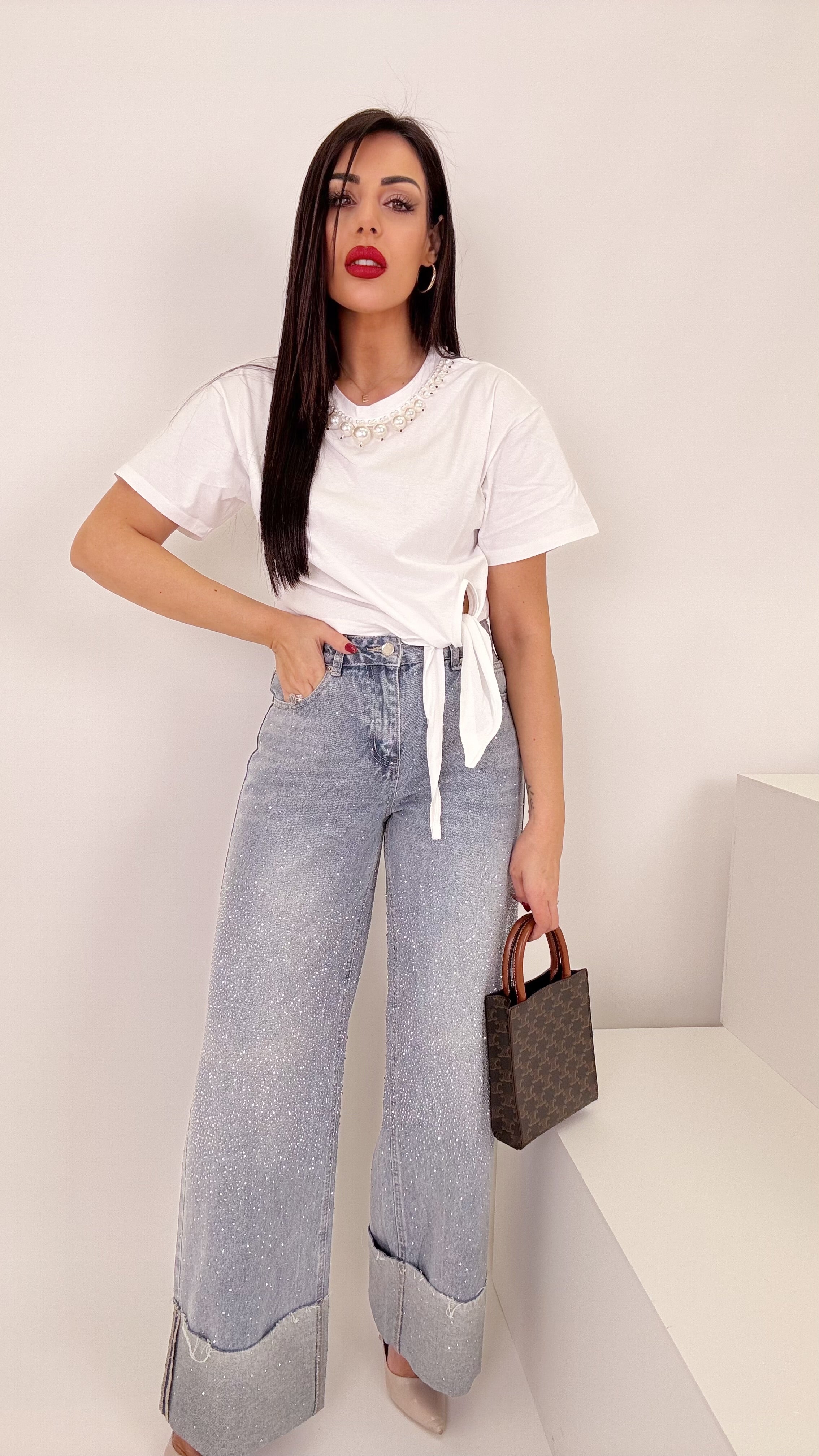 Shirt con nodino e perle