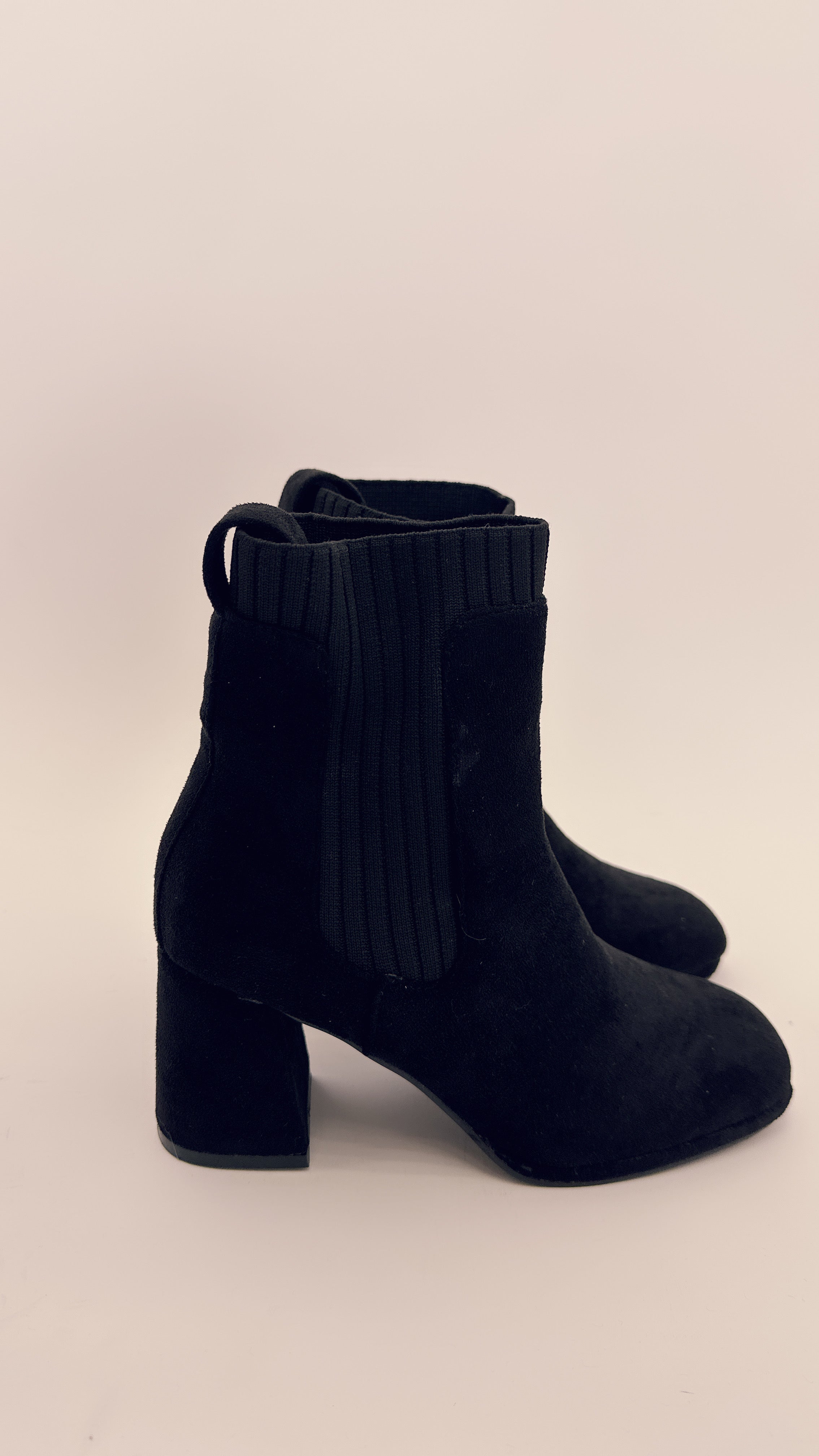 Stivaletto camoscio nero