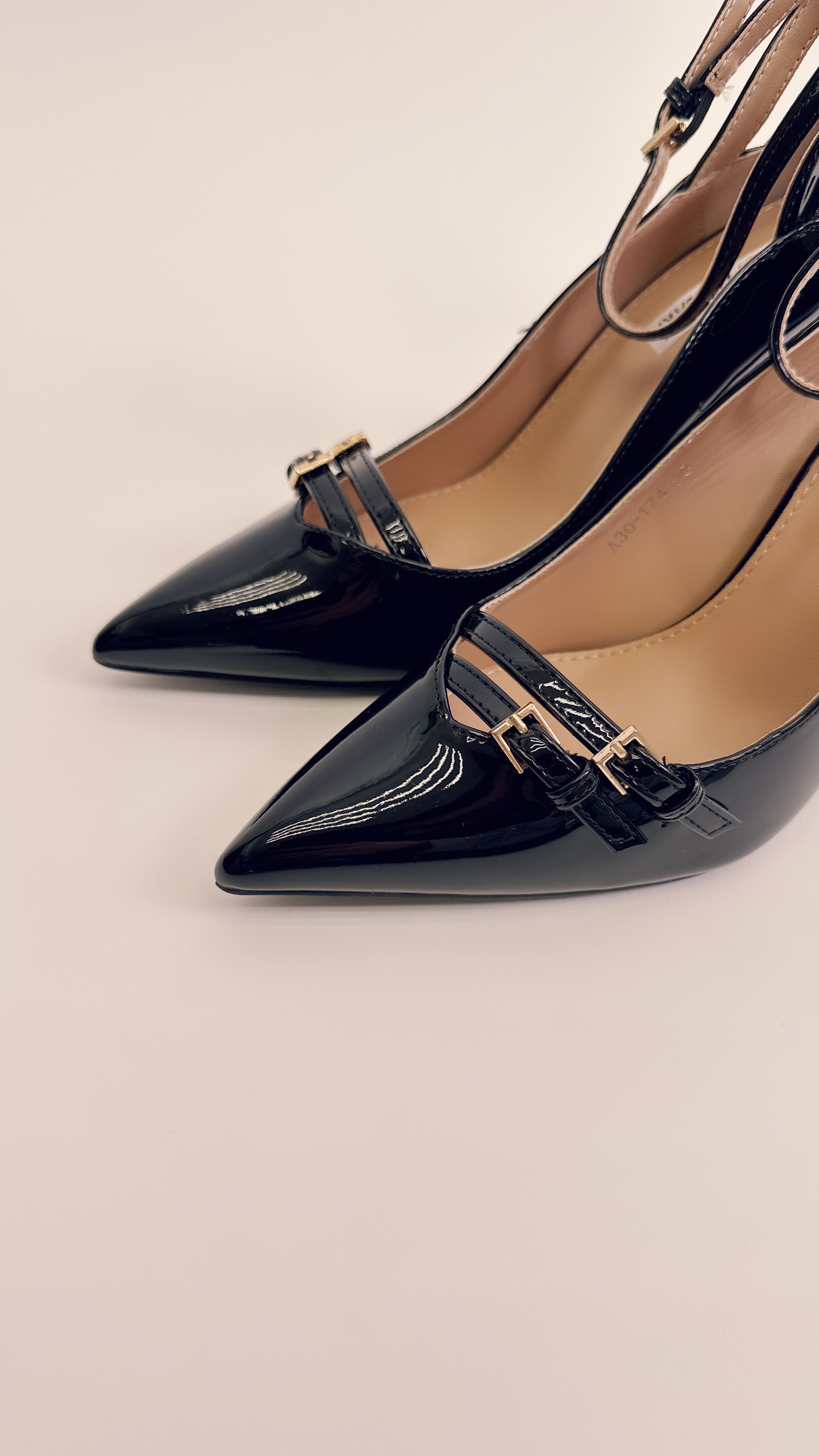 Decoltè in vernice black 174