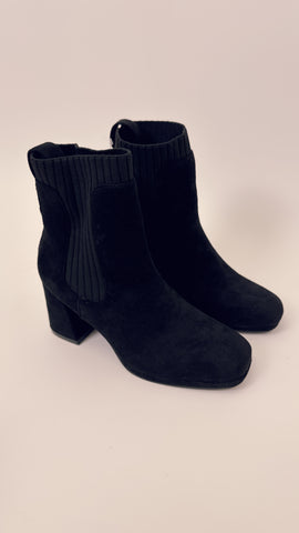 Stivaletto camoscio nero