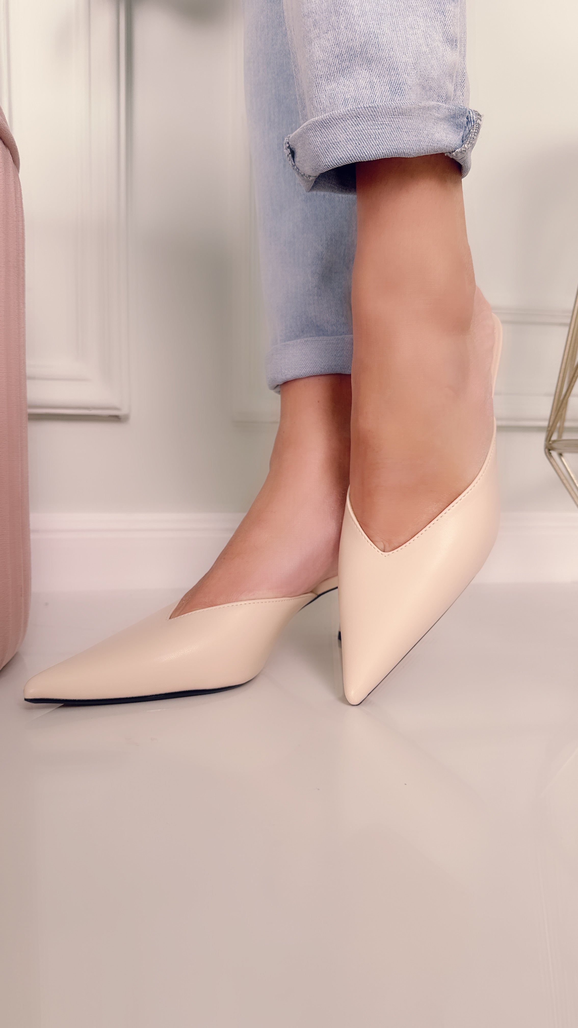 Mules nude 113