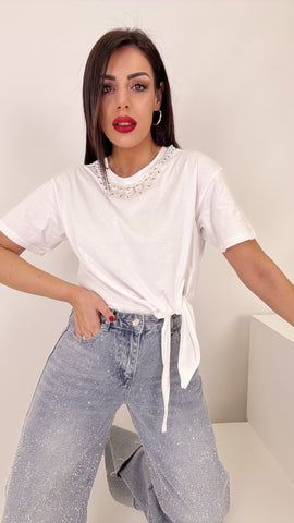 Shirt con nodino e perle