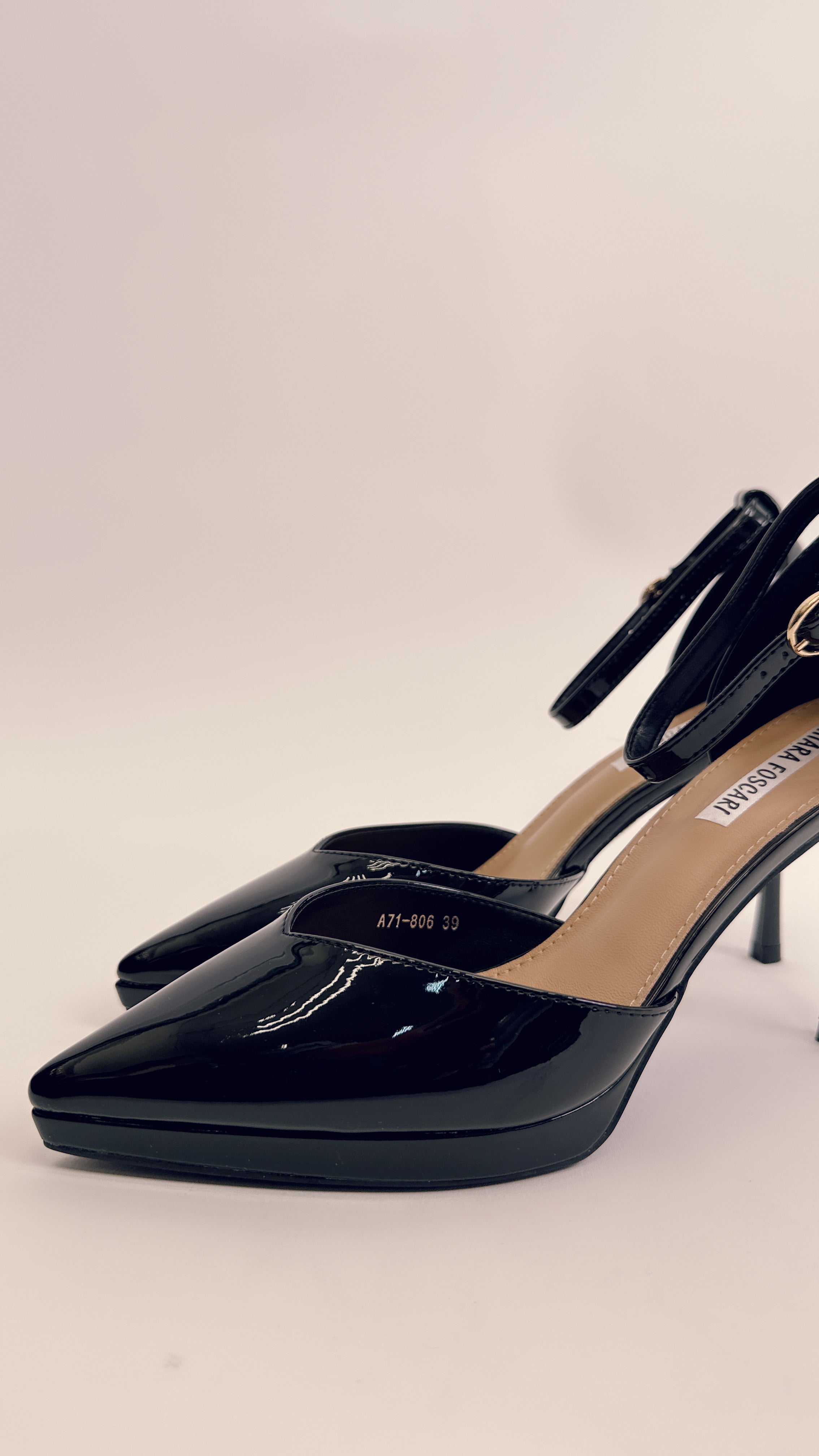 Decoltè in vernice black A71806