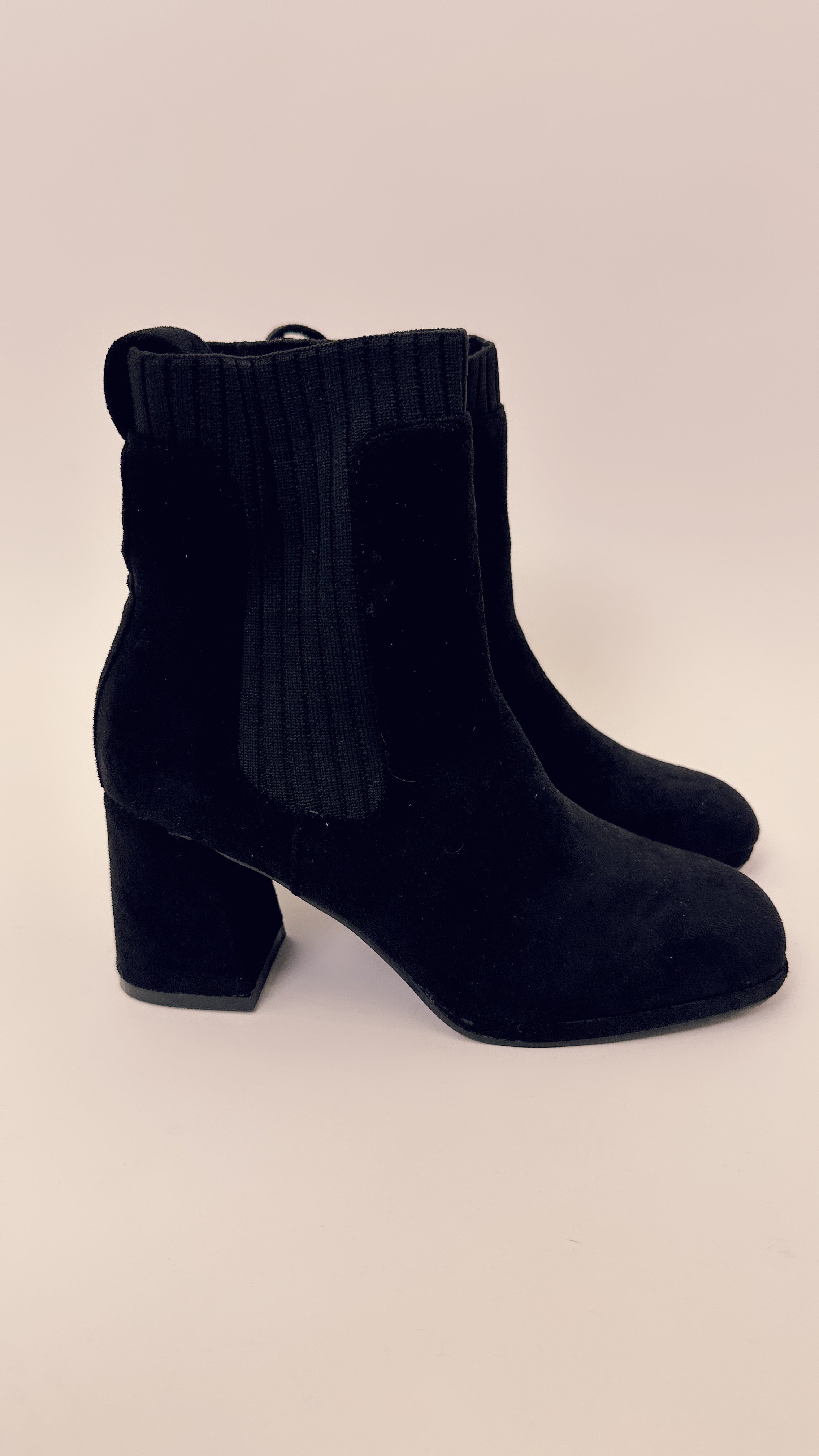 Stivaletto camoscio nero