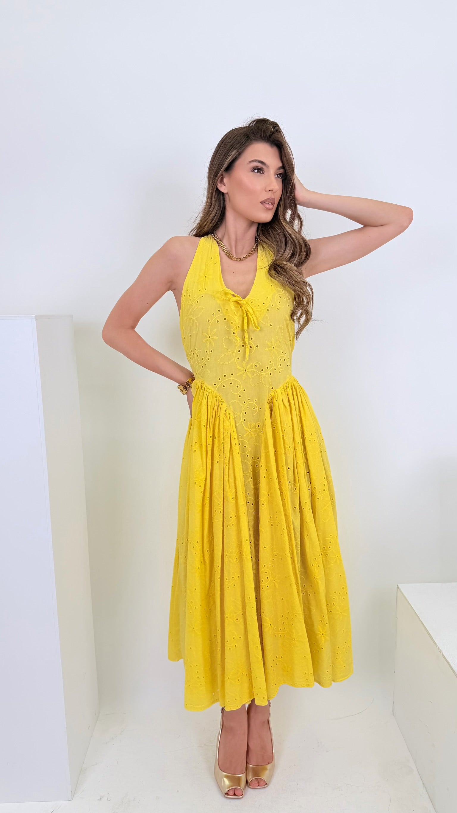 Abito sangallo giallo
