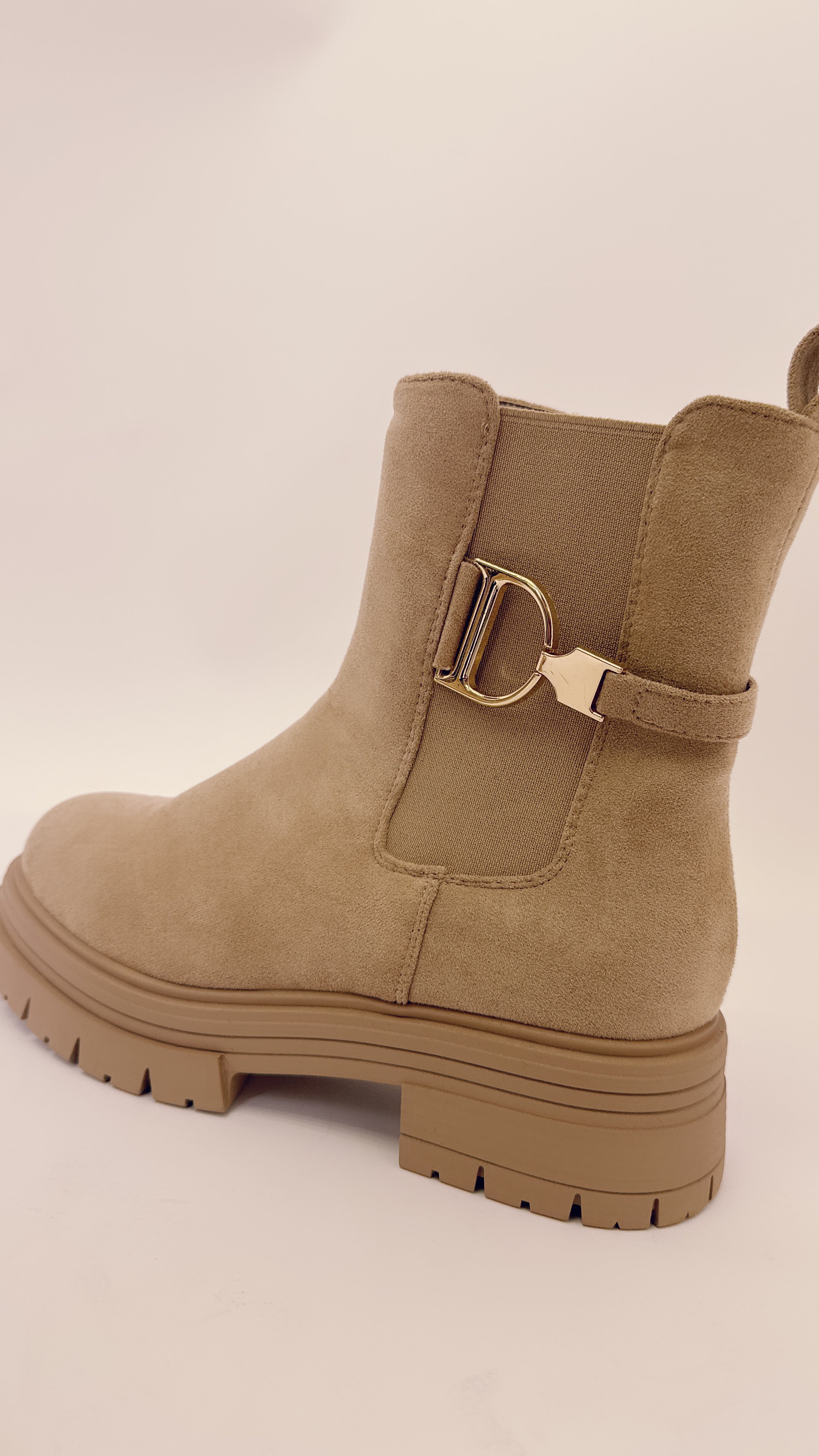 Stivaletto camoscio beige 0901