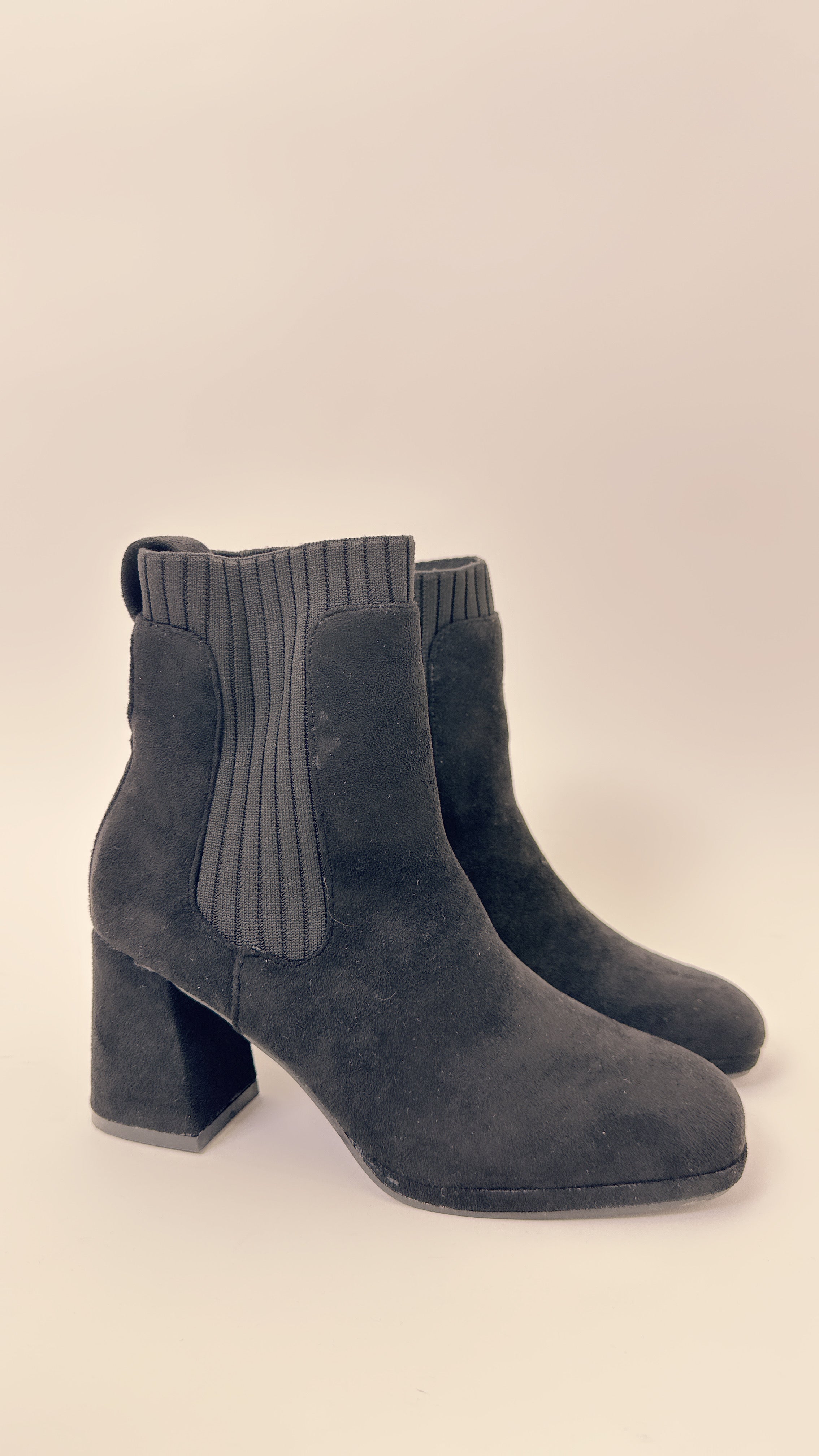 Stivaletto camoscio nero