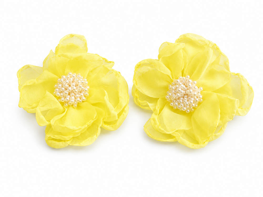 Orecchino fiore con perle