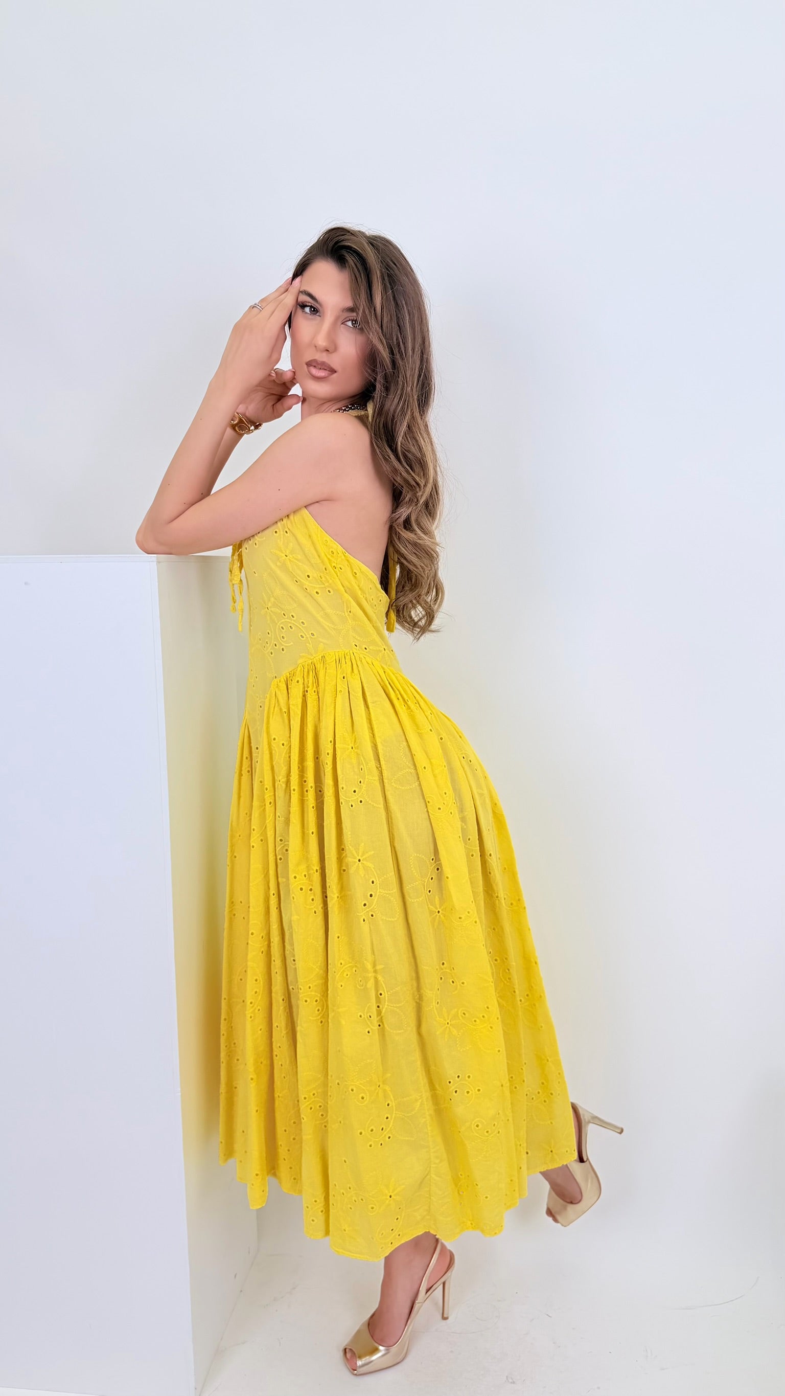 Abito sangallo giallo