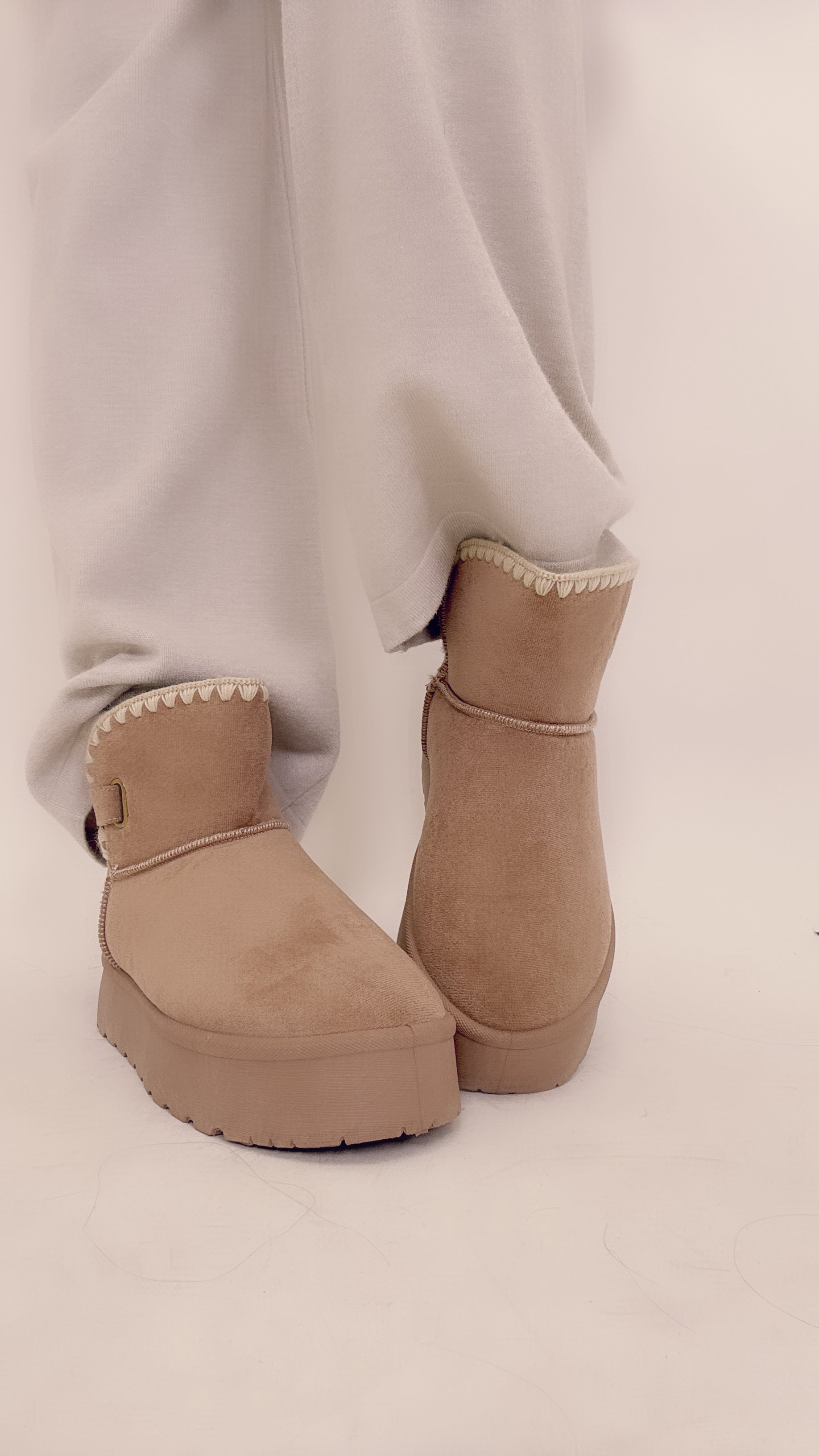 Stivaletto con lana interna xd9278