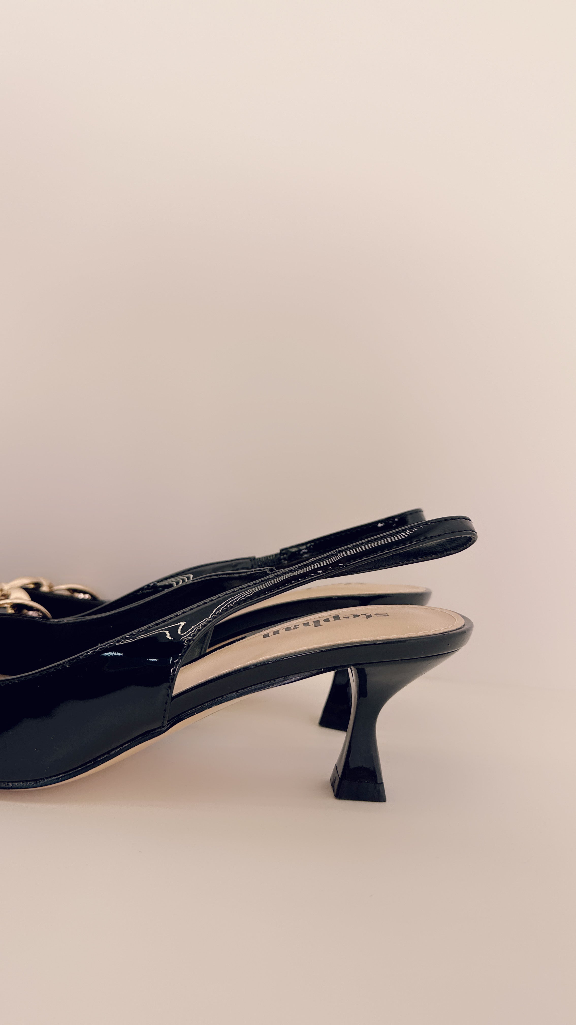 Slingback vernice nera
