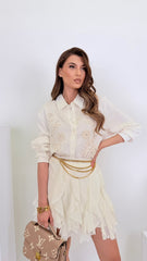 Camicia con applicazioni e ricami